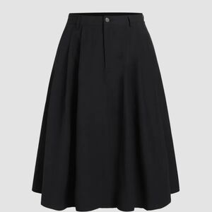 Plus size Black maxi skirt with pockets from Cider